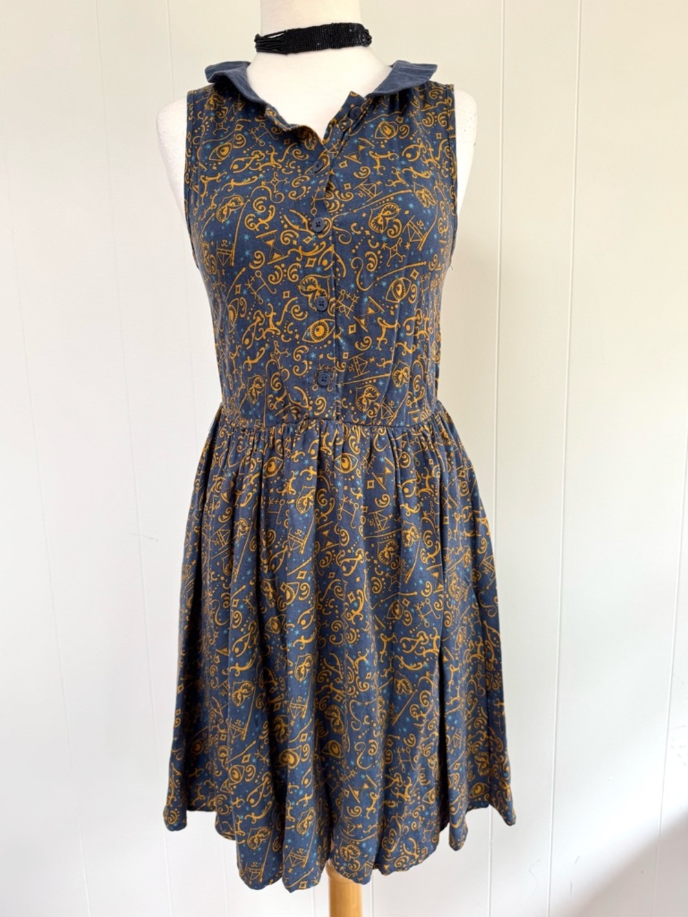 BIOWORLD Fantastic Beasts Sleeveless Dress M and Where to Find Them Flowy Soft